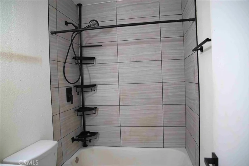 1021 W Bishop #212/I photo 20