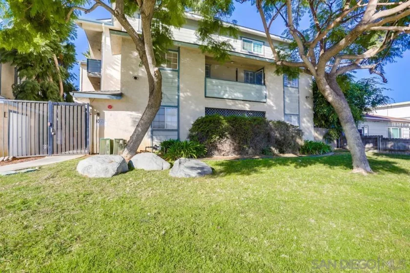 569 E Street #27 photo 1