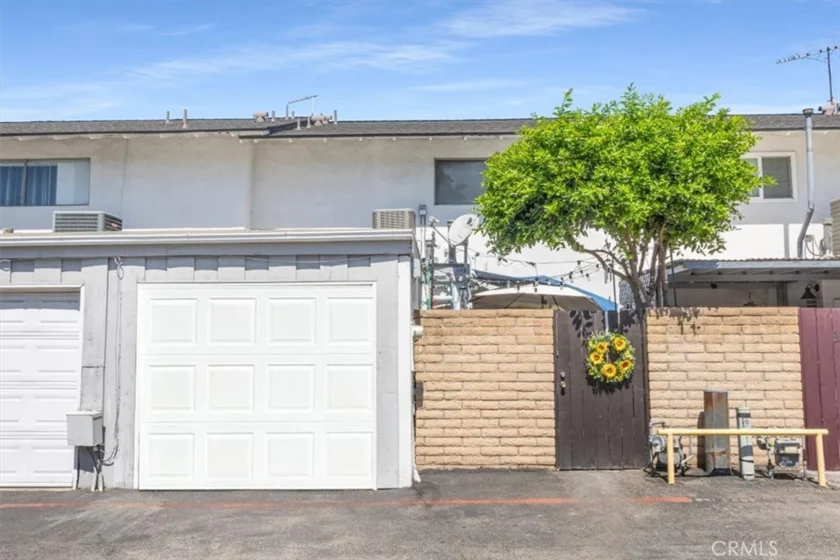 1310 N Placentia photo 24