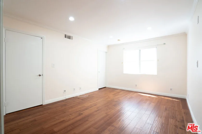 433 S Manhattan Place #108 photo 17