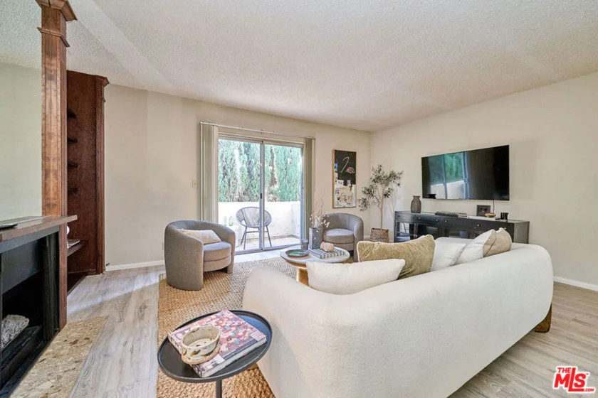 5437 Corteen Place #212 photo 36
