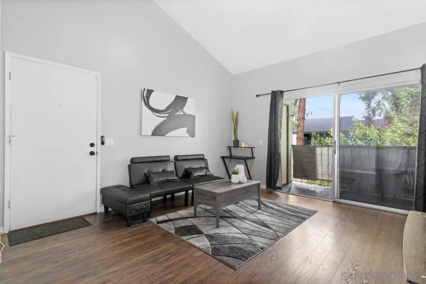 1811 E Grand Avenue #190 photo 1