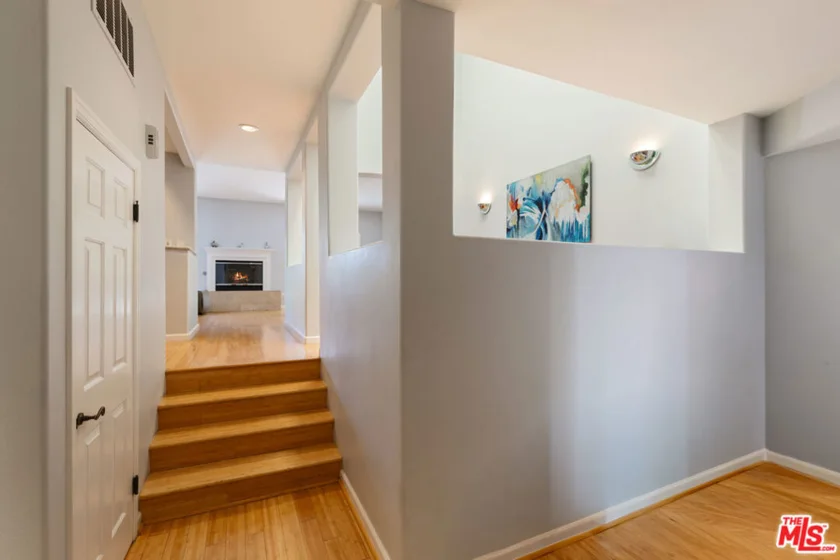 6435 Zumirez Drive #14 photo 3