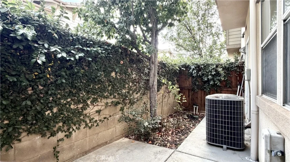 690 S Marengo Avenue #6 photo 24