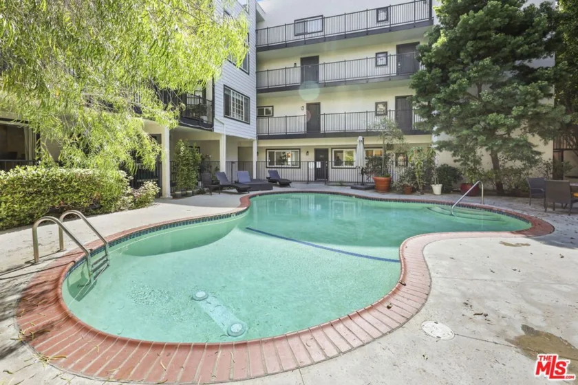 2677 Centinela Avenue #203 photo 33