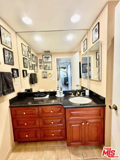 622 S Barrington Avenue #408 photo 6