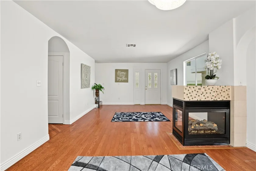 18334 Keswick Street photo 8