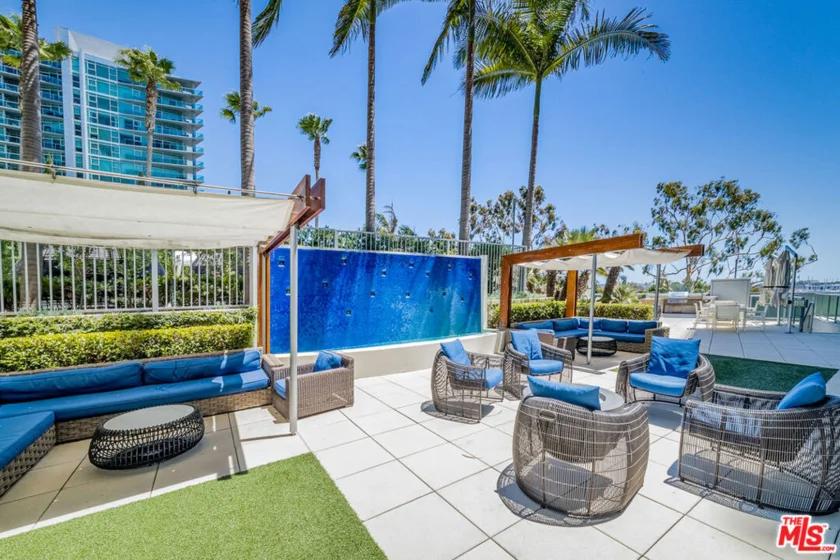 13700 Marina Pointe Drive #1018 photo 28