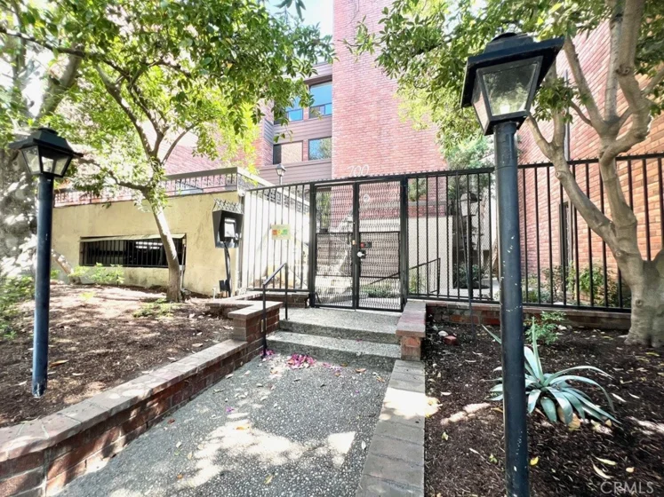 700 S Lake Avenue #111 photo 1
