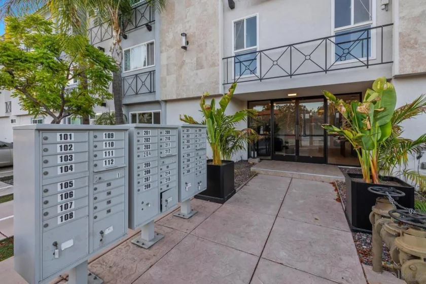 1030 Robinson Avenue #210 photo 19