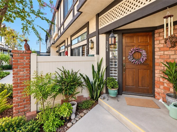 20737 Roscoe Boulevard #204 photo 2