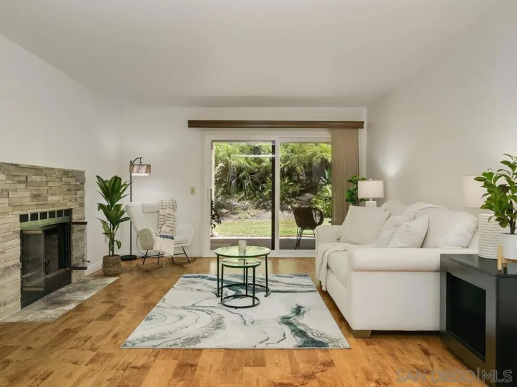 7301 Calle De Fuentes photo 8