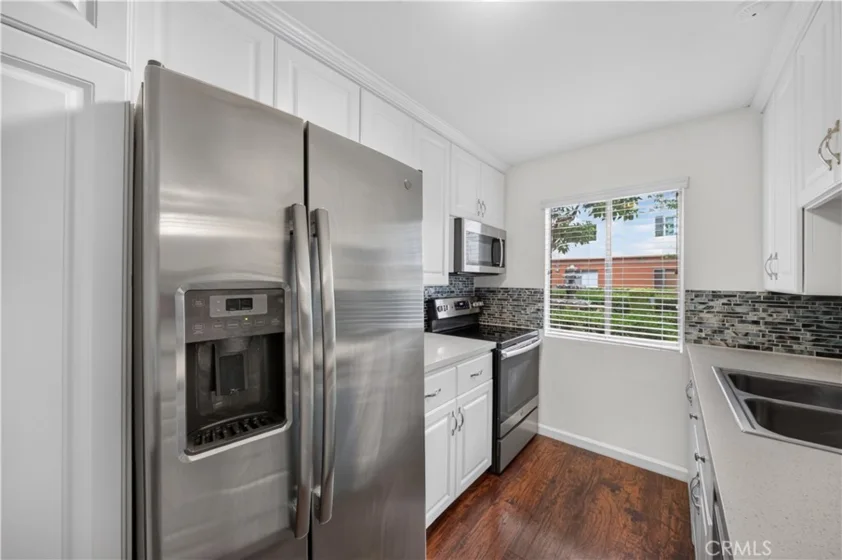 400 N Acacia Avenue #B17 photo 9