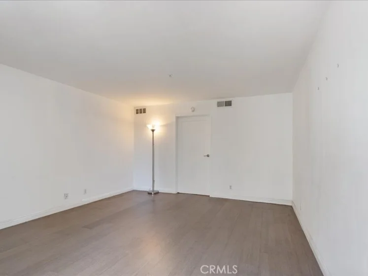10660 Wilshire Boulevard #302 photo 30