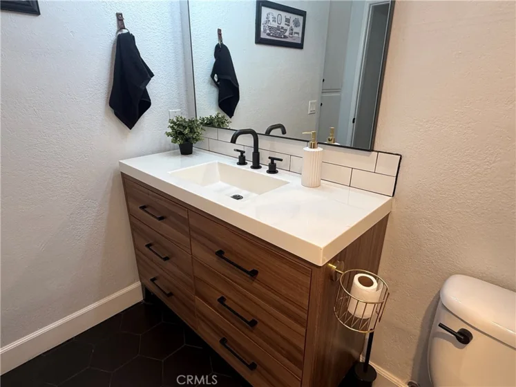 1322 W Park Western #211 photo 32