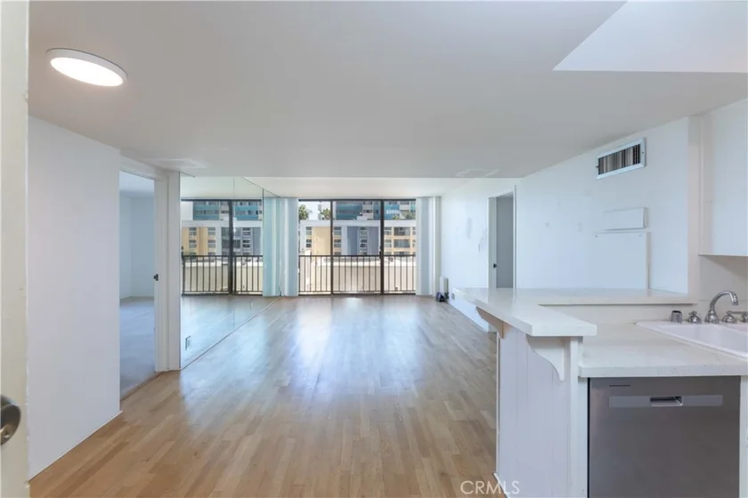 1750 E Ocean #501 photo 6