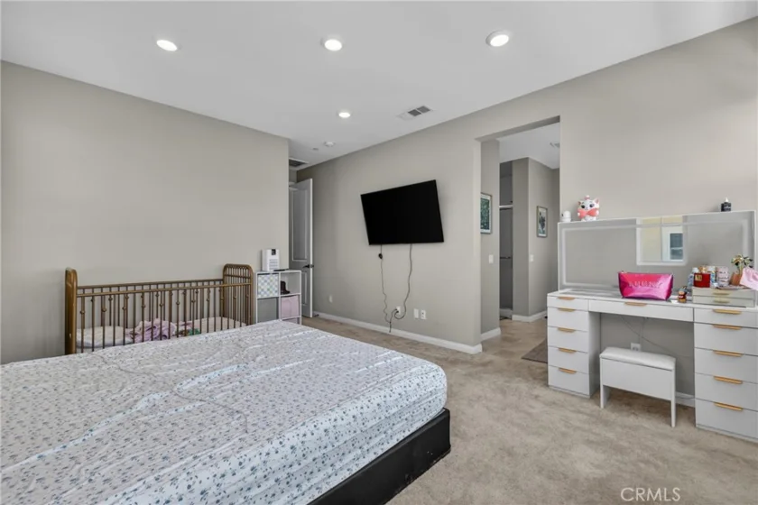2098 Bluestone photo 9