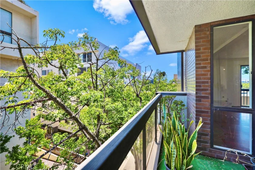 324 N Palm Drive #407 photo 10