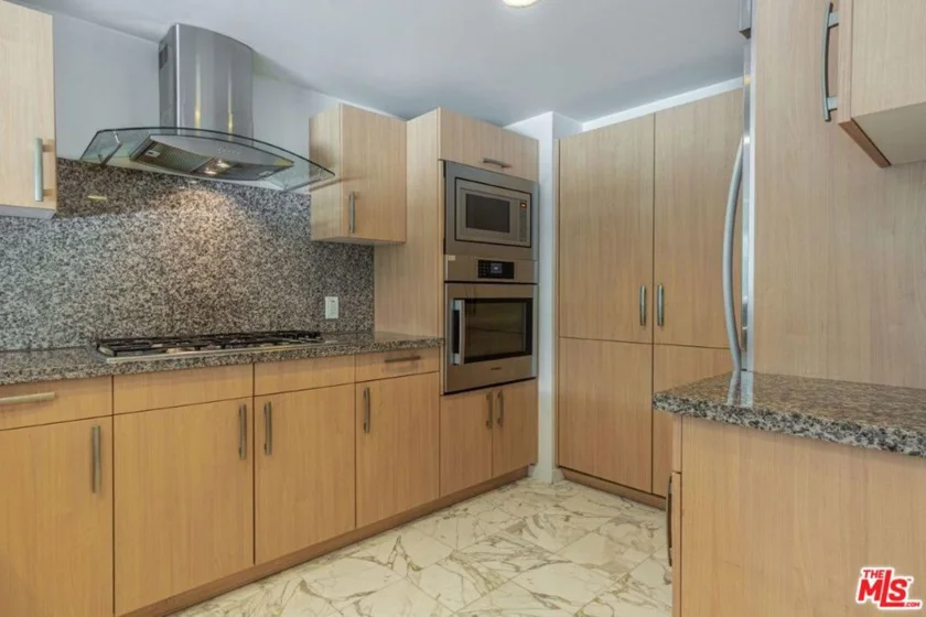 13650 Marina Pointe Drive #404 photo 10