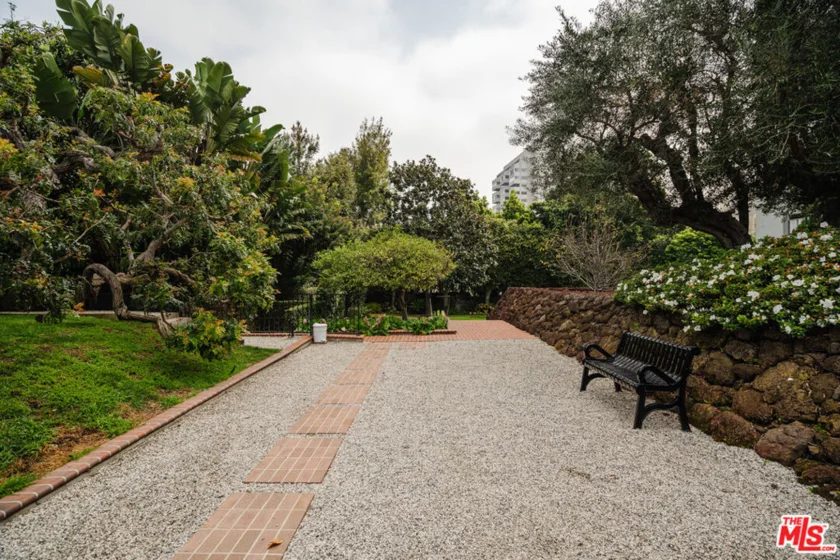 10375 Wilshire Boulevard #11H photo 21