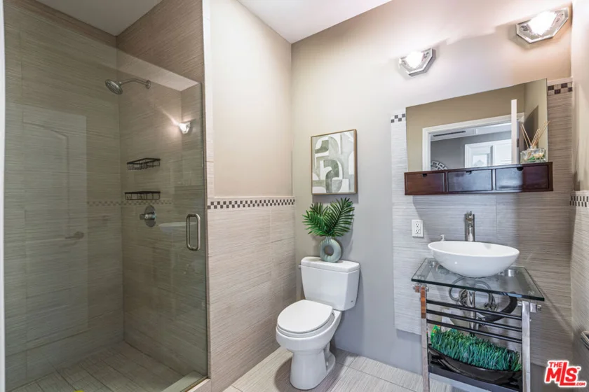 1540 Amherst Avenue #PH2 photo 28
