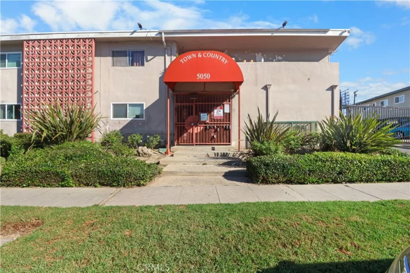 5050 Linden #94 photo 1