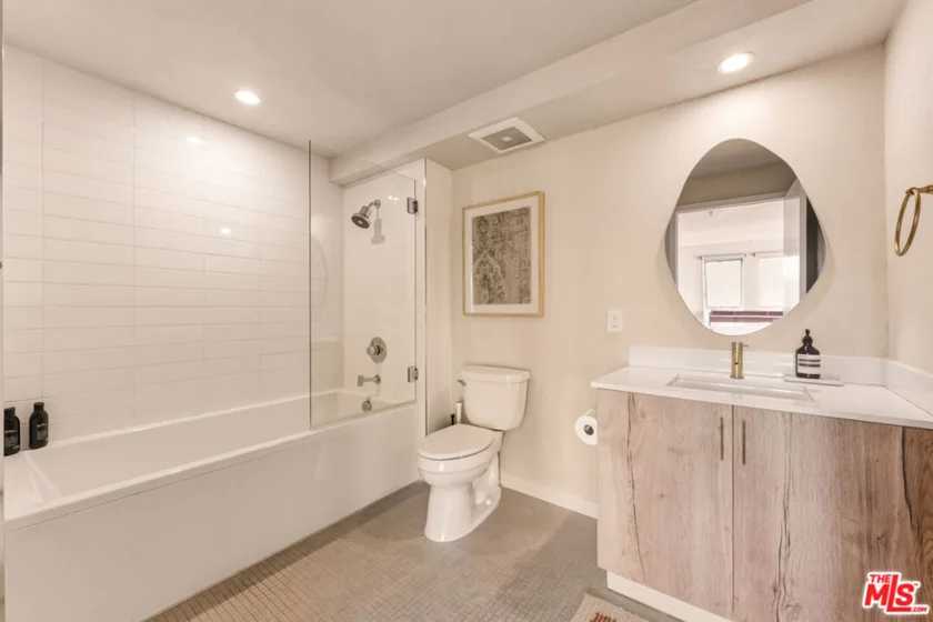 4215 Glencoe Avenue #405 photo 23