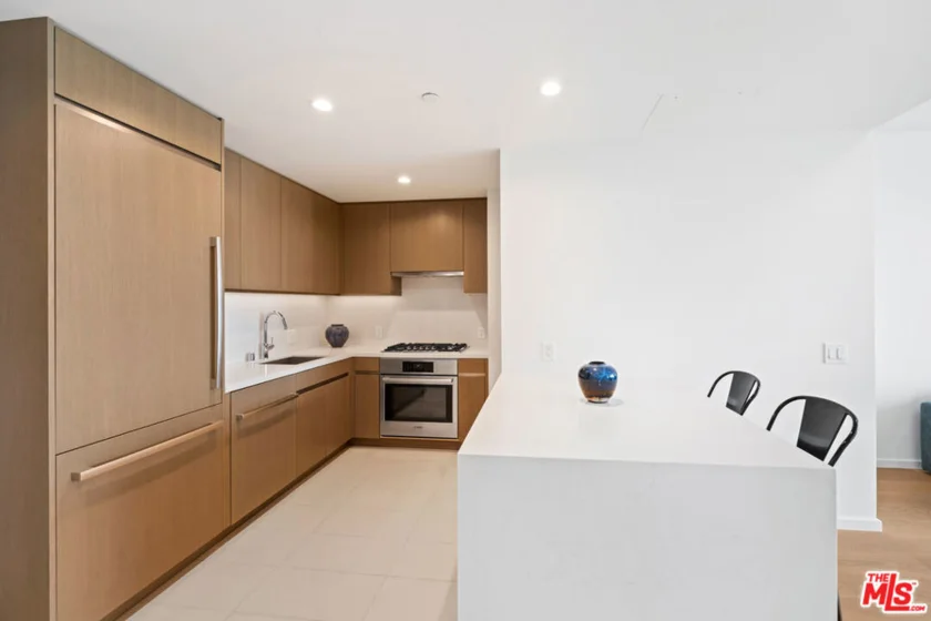 889 Francisco Street #3401 photo 8