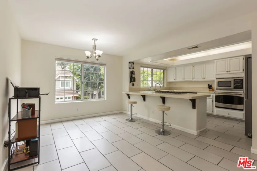 20950 Oxnard Street #10 photo 10