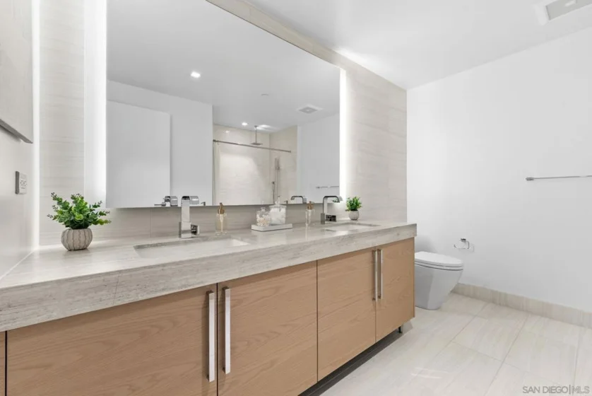 888 W E Street #3904 photo 18