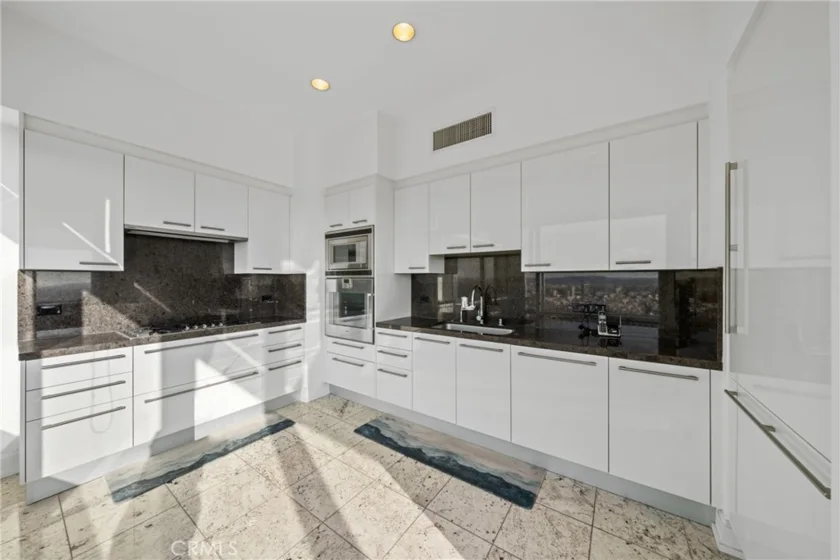 900 W Olympic Boulevard #46B photo 6