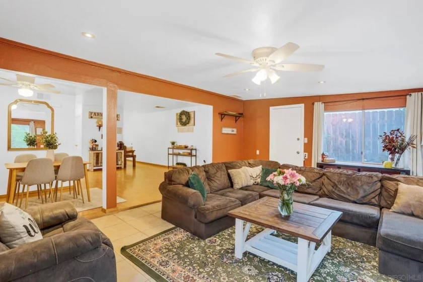2033 Terraspiro Avenue photo 1