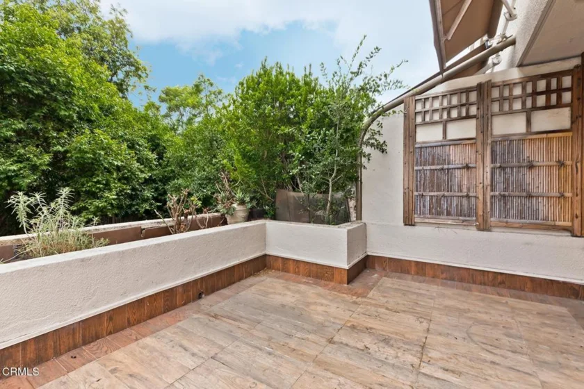 121 S Hope Street #11 photo 36