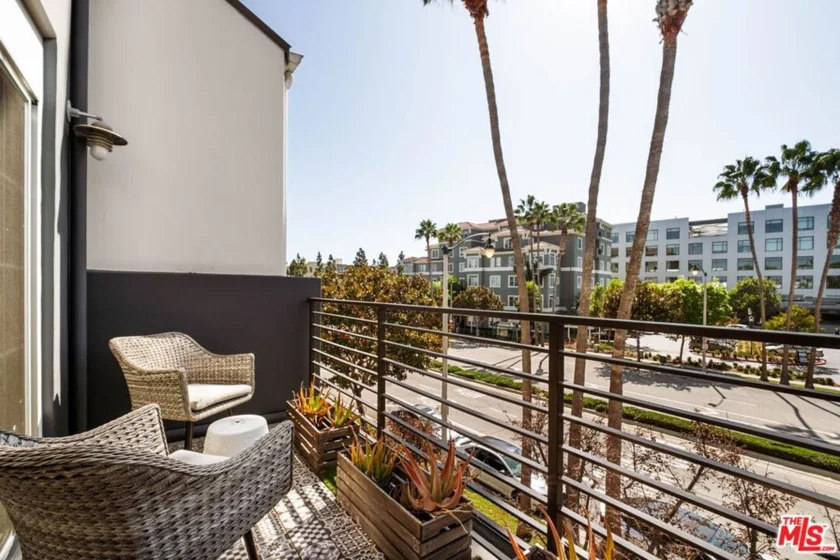 5400 Playa Vista Drive #14 photo 14