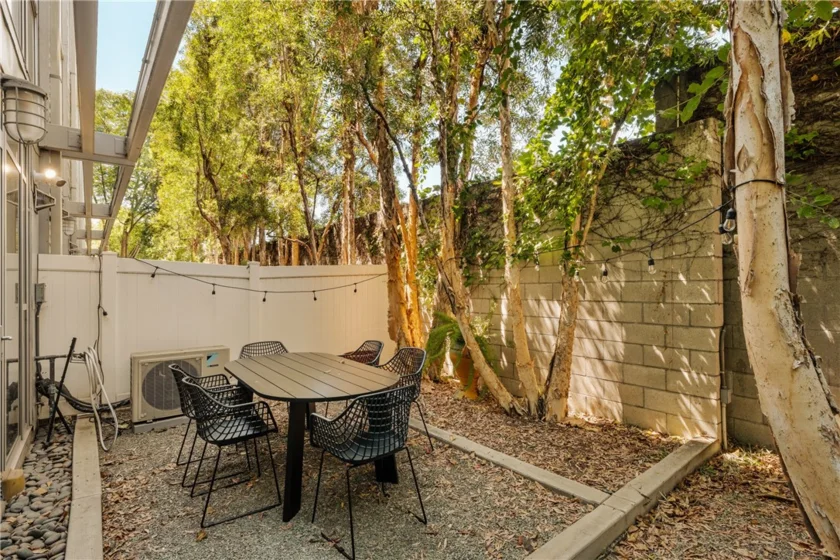 3450 W Cahuenga #907 photo 7