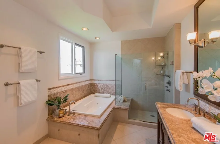 1044 5th Street #202 photo 21