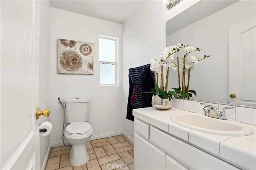 18334 Keswick Street photo 9