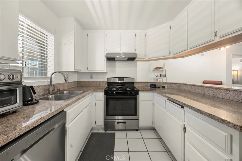 1200 Gaviota #204 photo 8