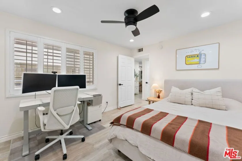 5515 Canoga Avenue #220 photo 21