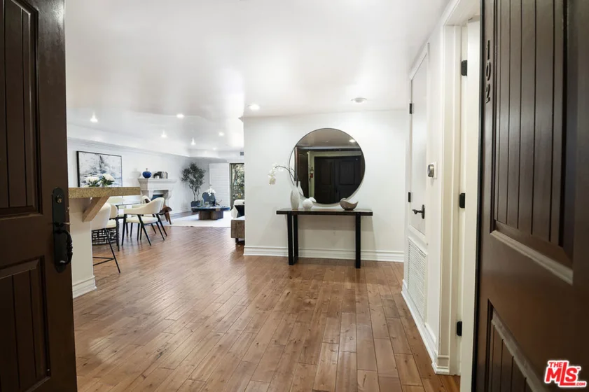 10390 La Grange Avenue #02 photo 3