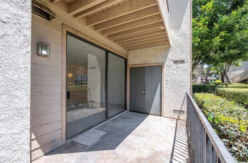 10530 N Lakeside Drive #G photo 36