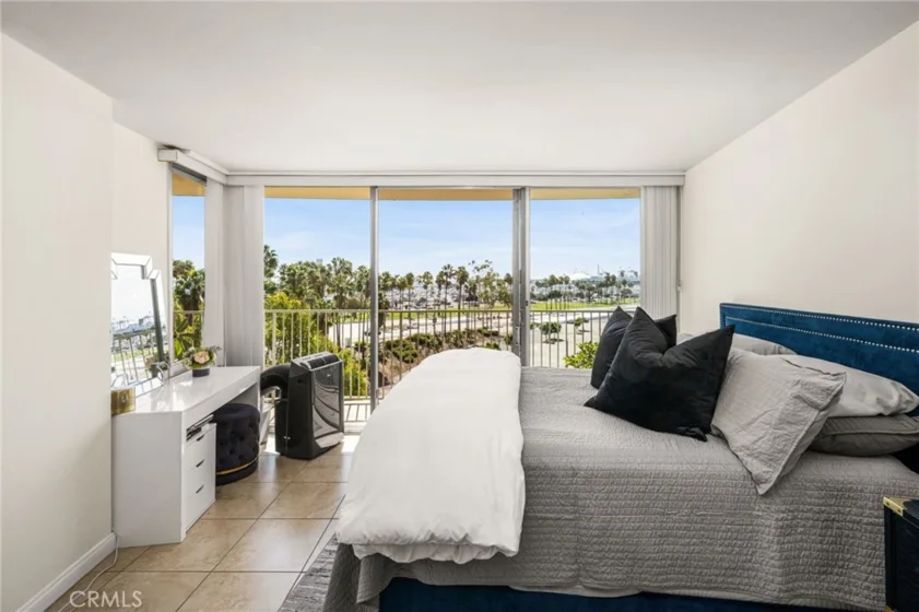 700 E Ocean #706 photo 10