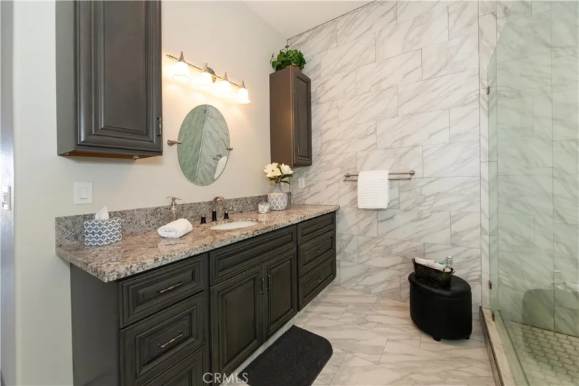 26045 Lucille Circle photo 33