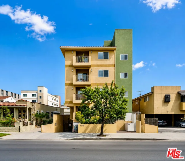 936 N Hudson Avenue #302 photo 17