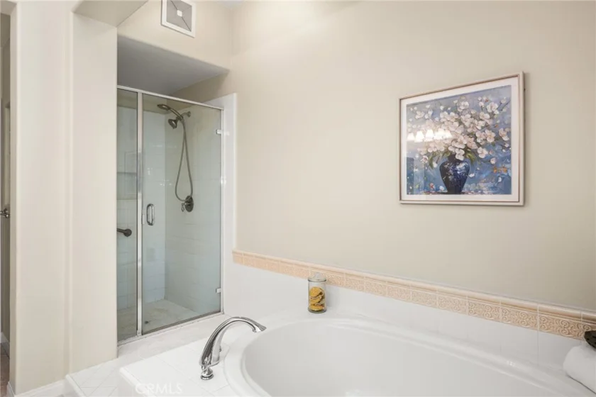 4001 Balmoral photo 41