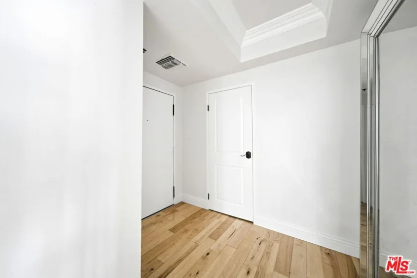 10660 Wilshire Boulevard #805 photo 17