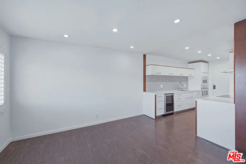 1121 N Olive Drive #302 photo 14