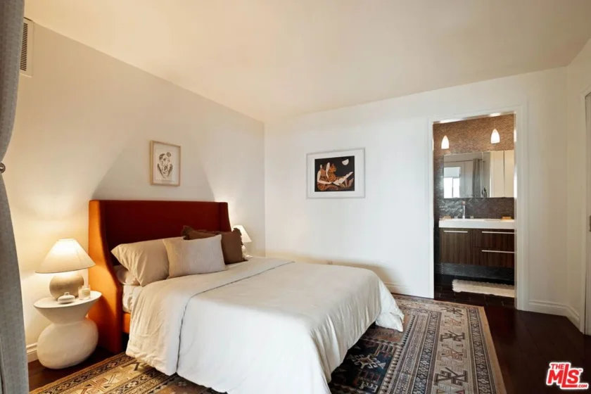 1021 N Crescent Heights Boulevard #207 photo 15