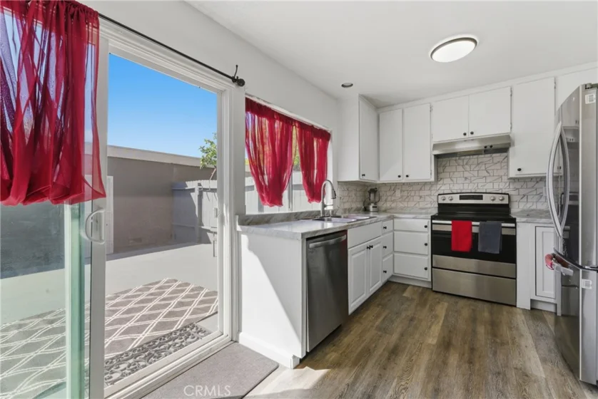 7085 Fulton photo 13