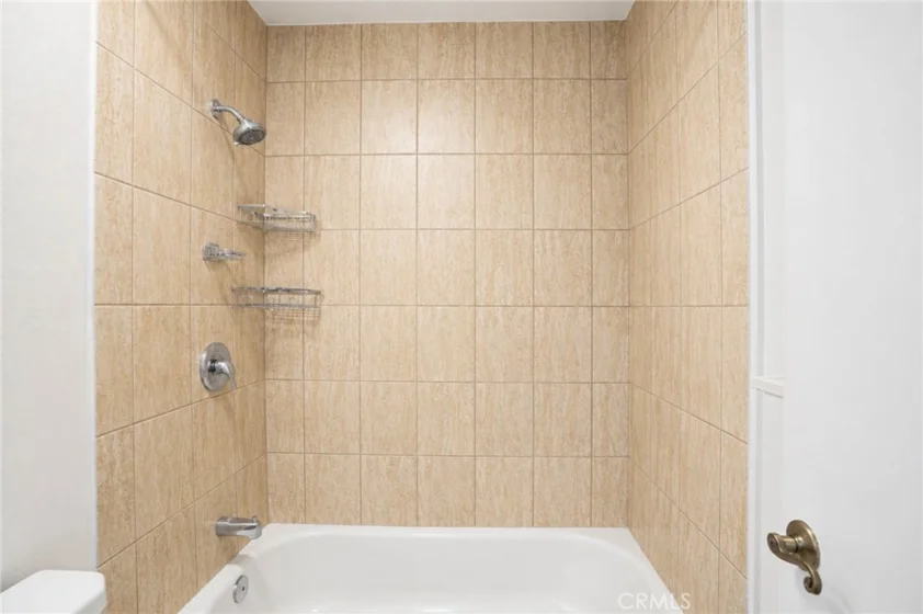 5460 White Oak Avenue #E207 photo 15